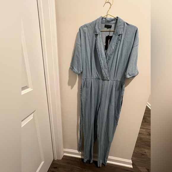 PrettyLittleThing Light Wash Denim Utility Jumpsuit - Picture 4 of 8